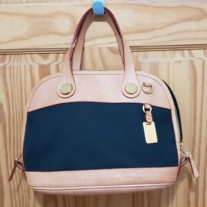 Dooney & Bourke